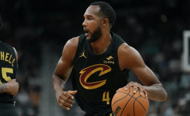 莫布利今夏打磨自主进攻能力 骑士突破瓶颈仰仗他