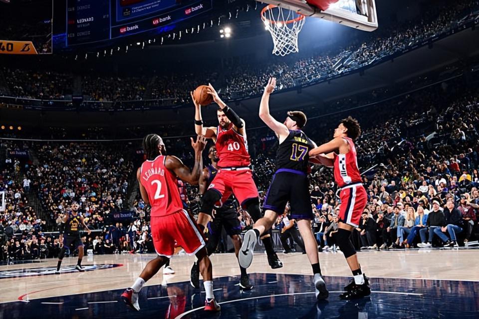 开云体育下载-打出大号两双数据！内线支柱在快船的地位依然是不可替代的？