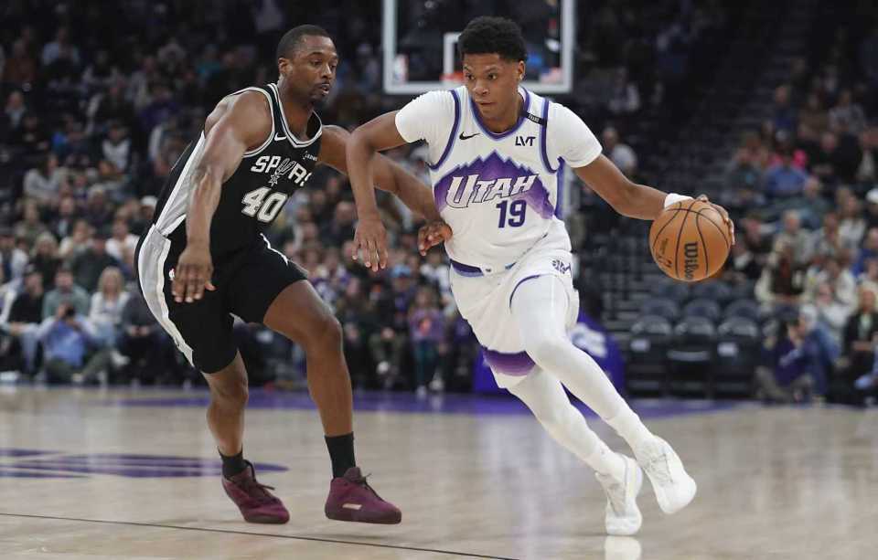 开云体育下载-文班26+13+5帽马刺大胜爵士 福克斯31+5+5弩机17+11+14