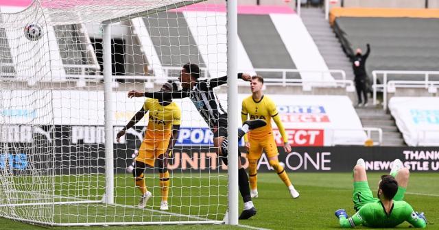 1617551225127068933.jpg 开云体育入口-凯恩双响难填后防深坑 热刺慷慨资敌浪费追分良机